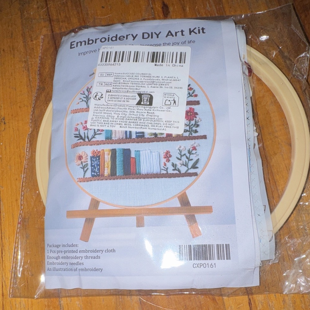 Embroidery DIY Art Kit Floral Pre-Printed Cloth Hoop Thread Needles CXP0161